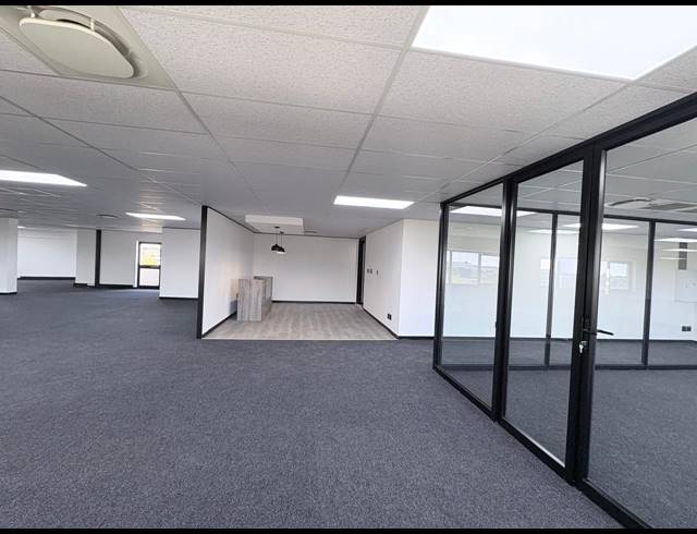 738M² OFFICE TO LET IN MIDRIDGE PARK